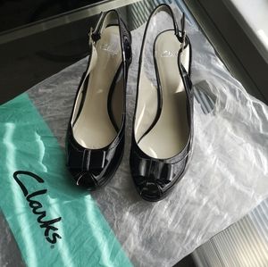 Clarks Black Patent Shoes. Size 5 UK (7 US)